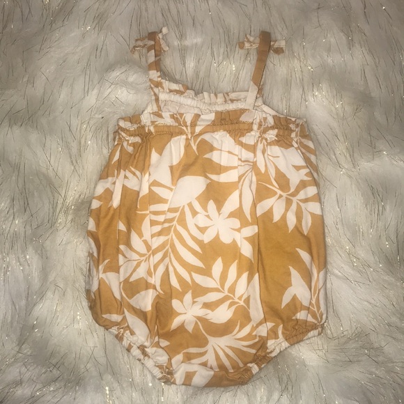 Old Navy | yellow/white sleeveless romper | 3-6 M - Picture 3 of 4